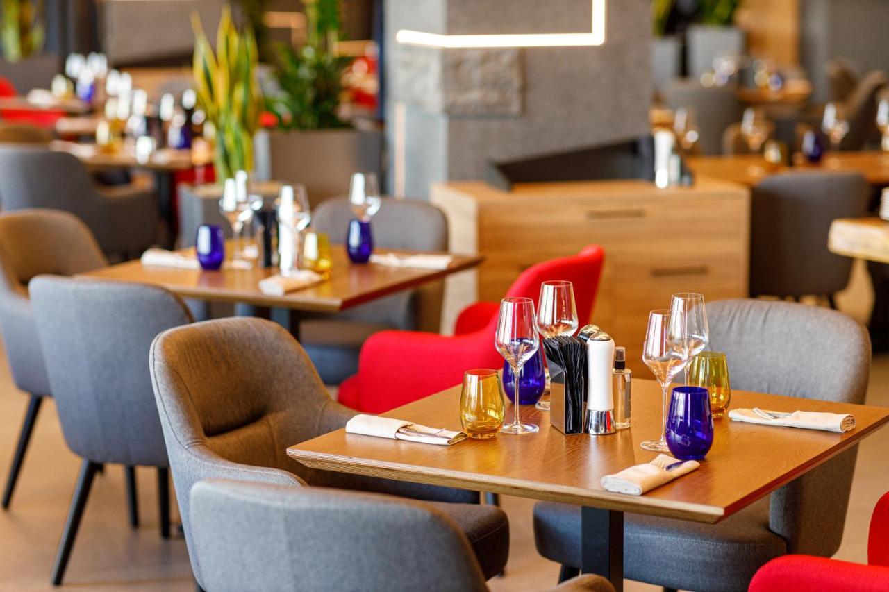 Qosmo Brasov Hotel 外观 照片