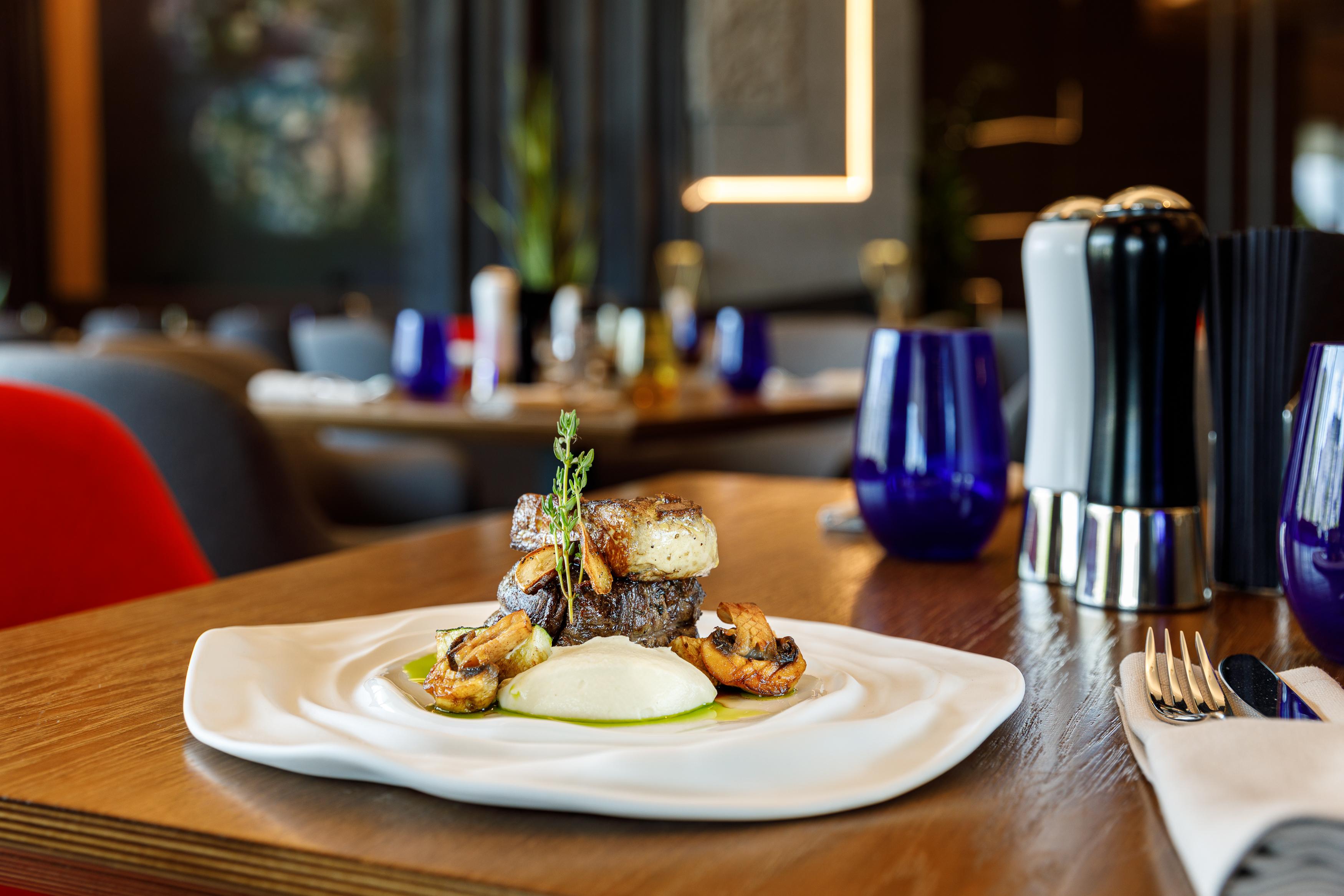 Qosmo Brasov Hotel 外观 照片