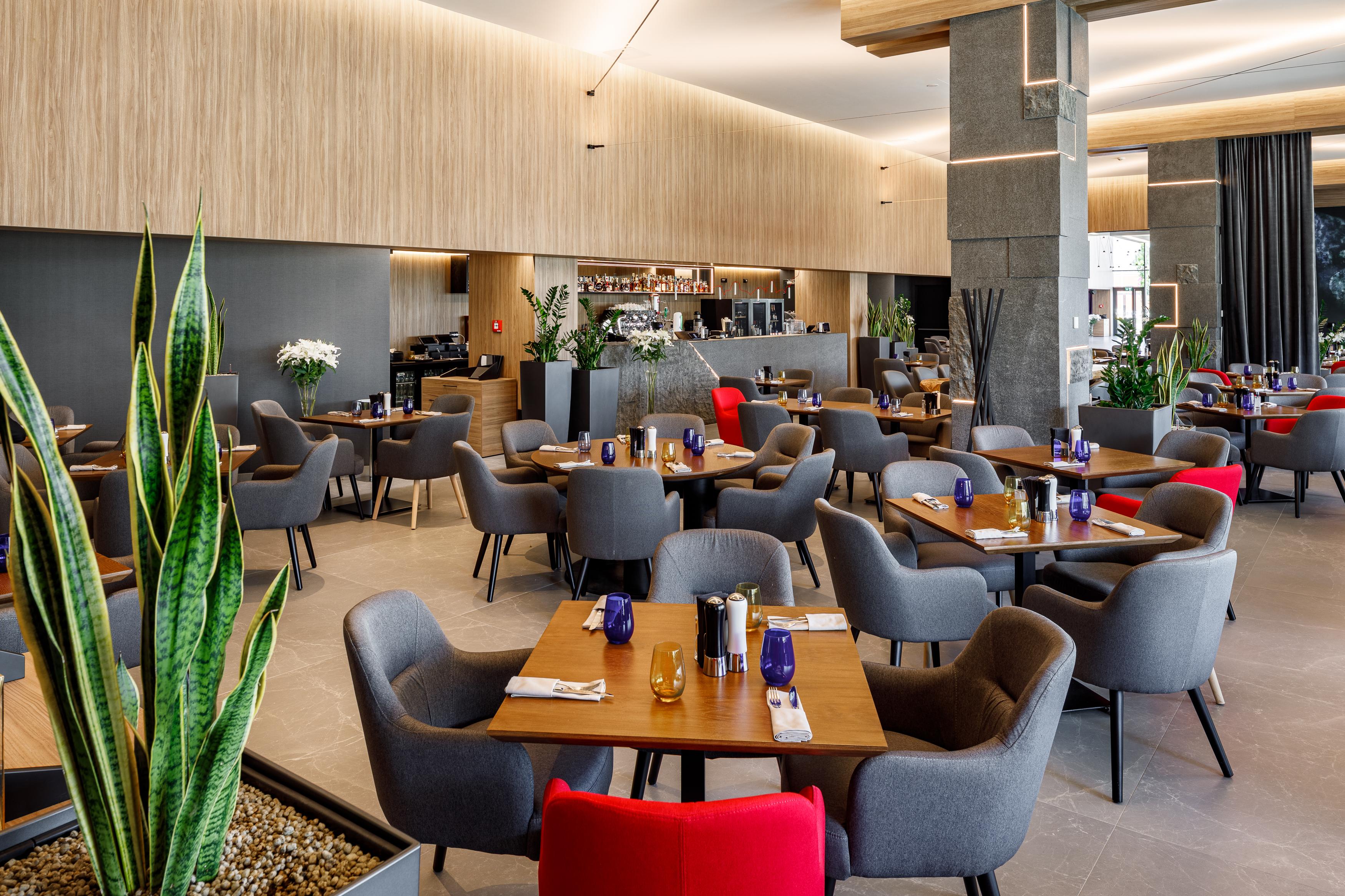 Qosmo Brasov Hotel 外观 照片