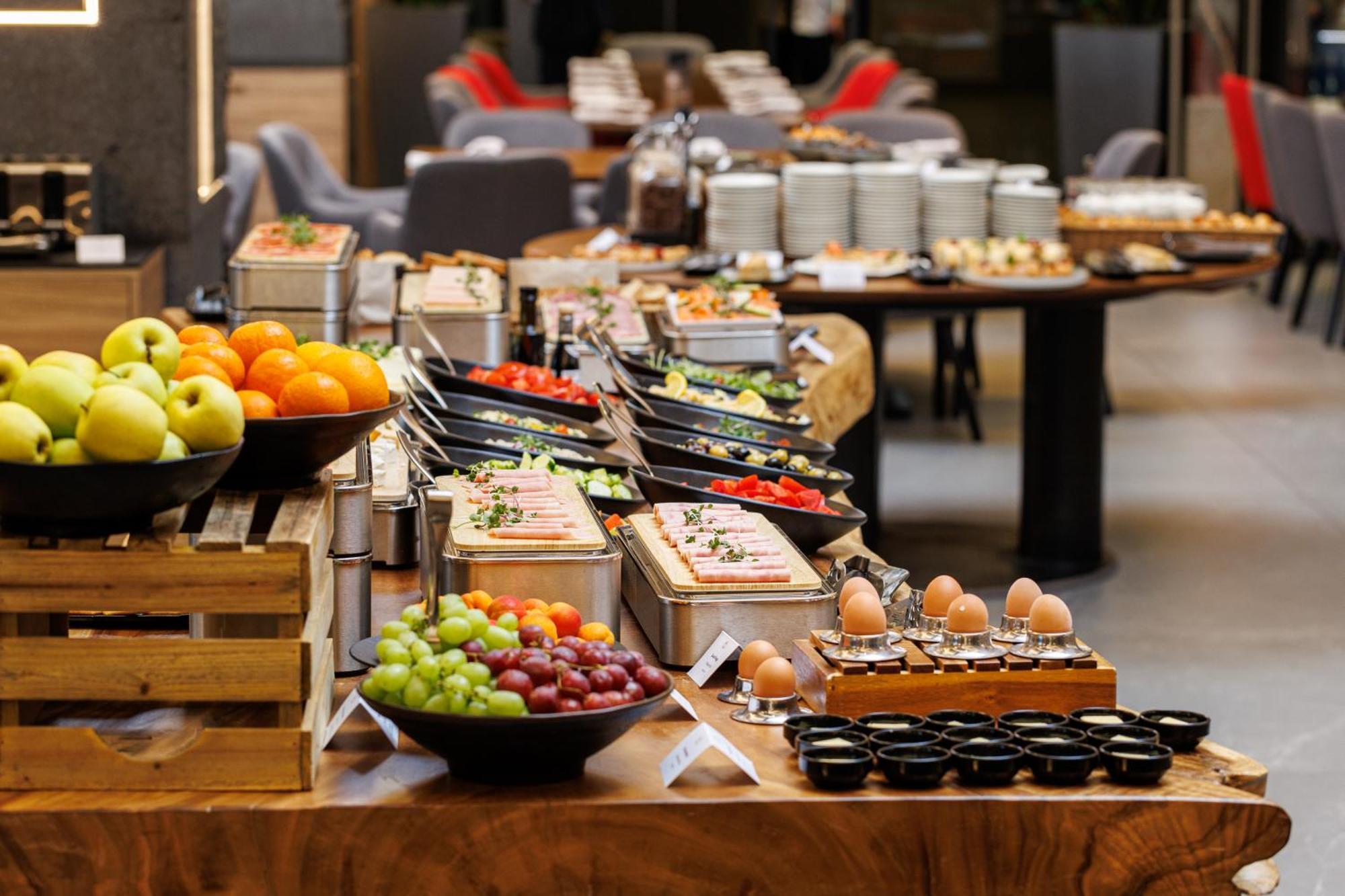 Qosmo Brasov Hotel 外观 照片
